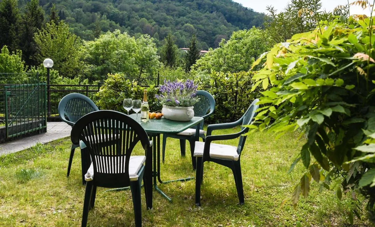 Spring Cottage Faggeto Lario 0*,